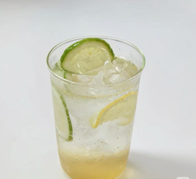 柠檬苏打水